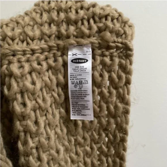 Old Navy Knit Infinity Scarf - Picture 4 of 4